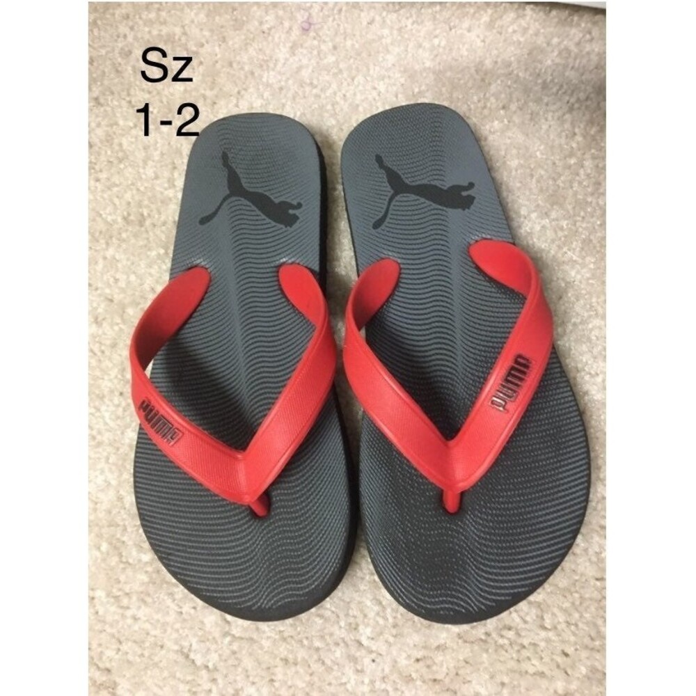 puma flip flops size 1-2 black red